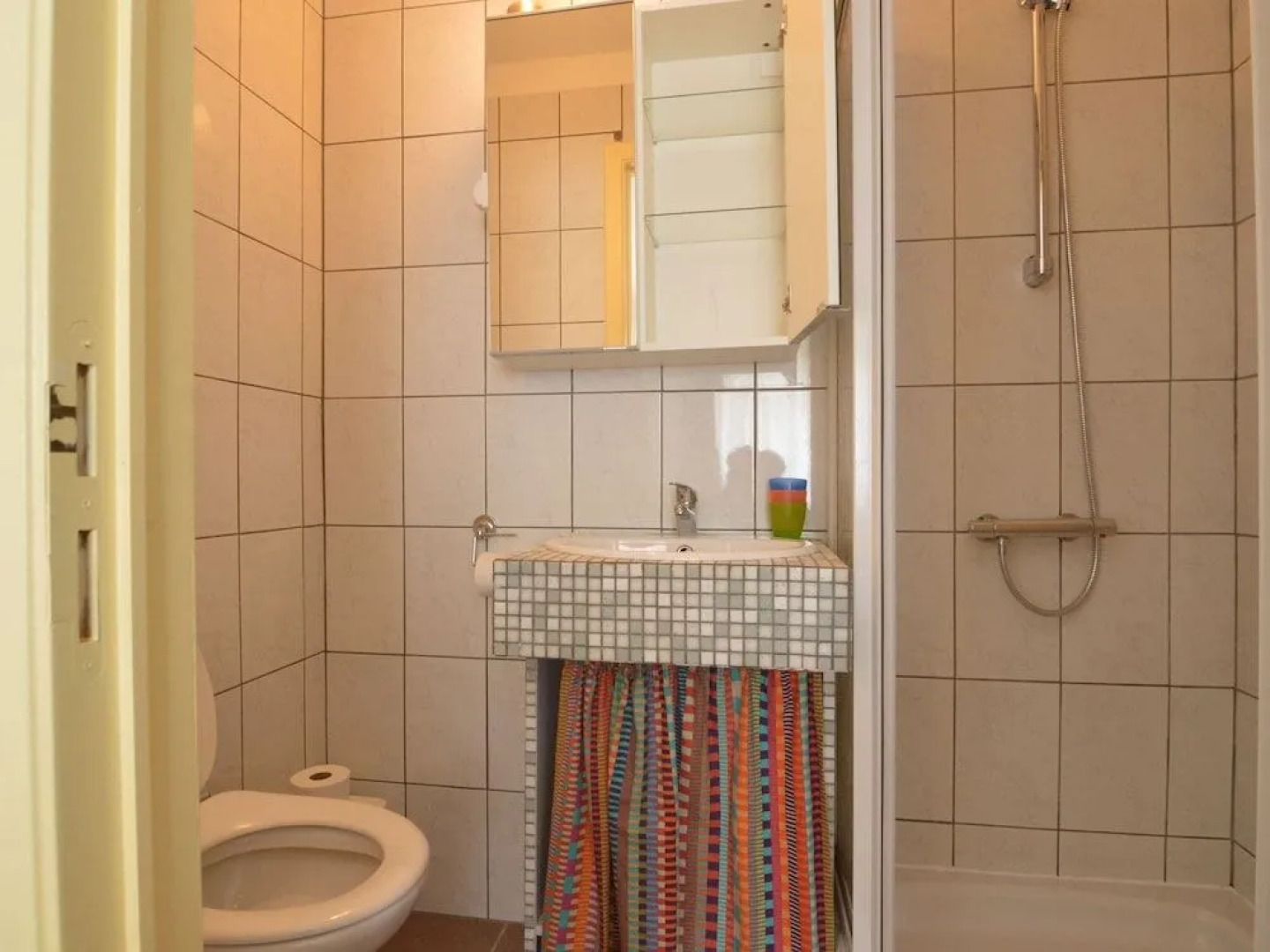 Group House With 3 Apartment for Family