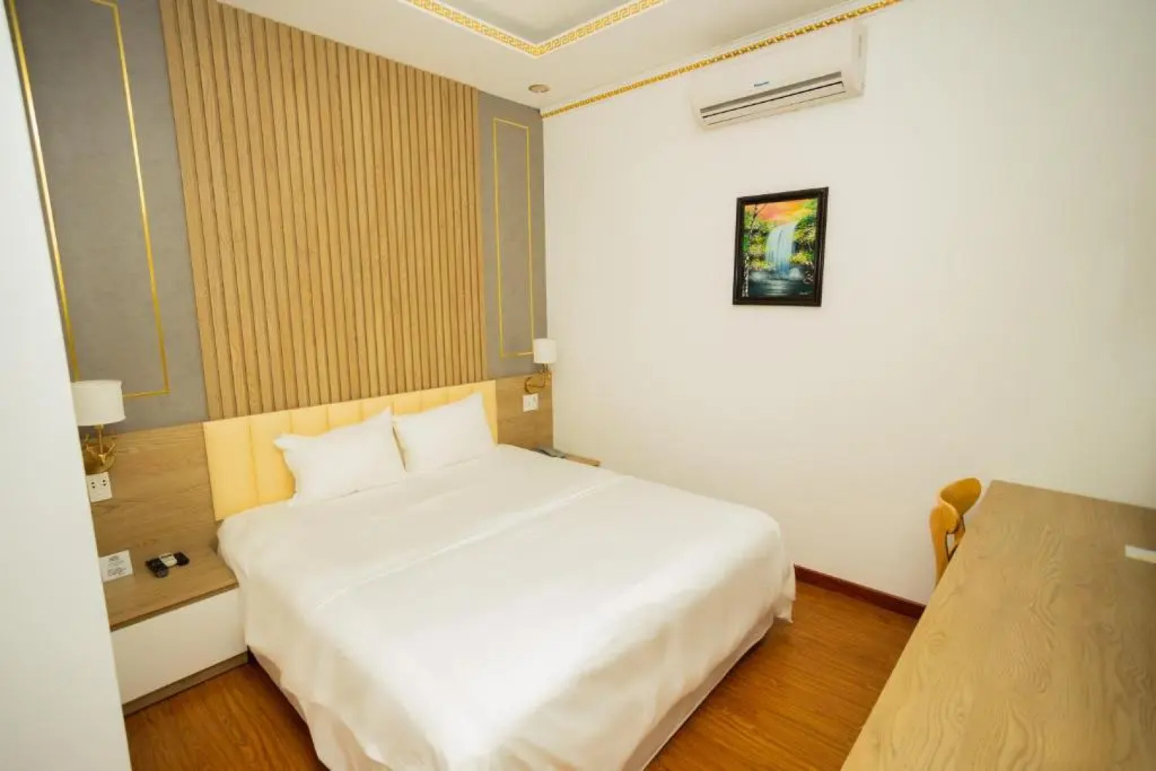 Hoang Loc Hotel