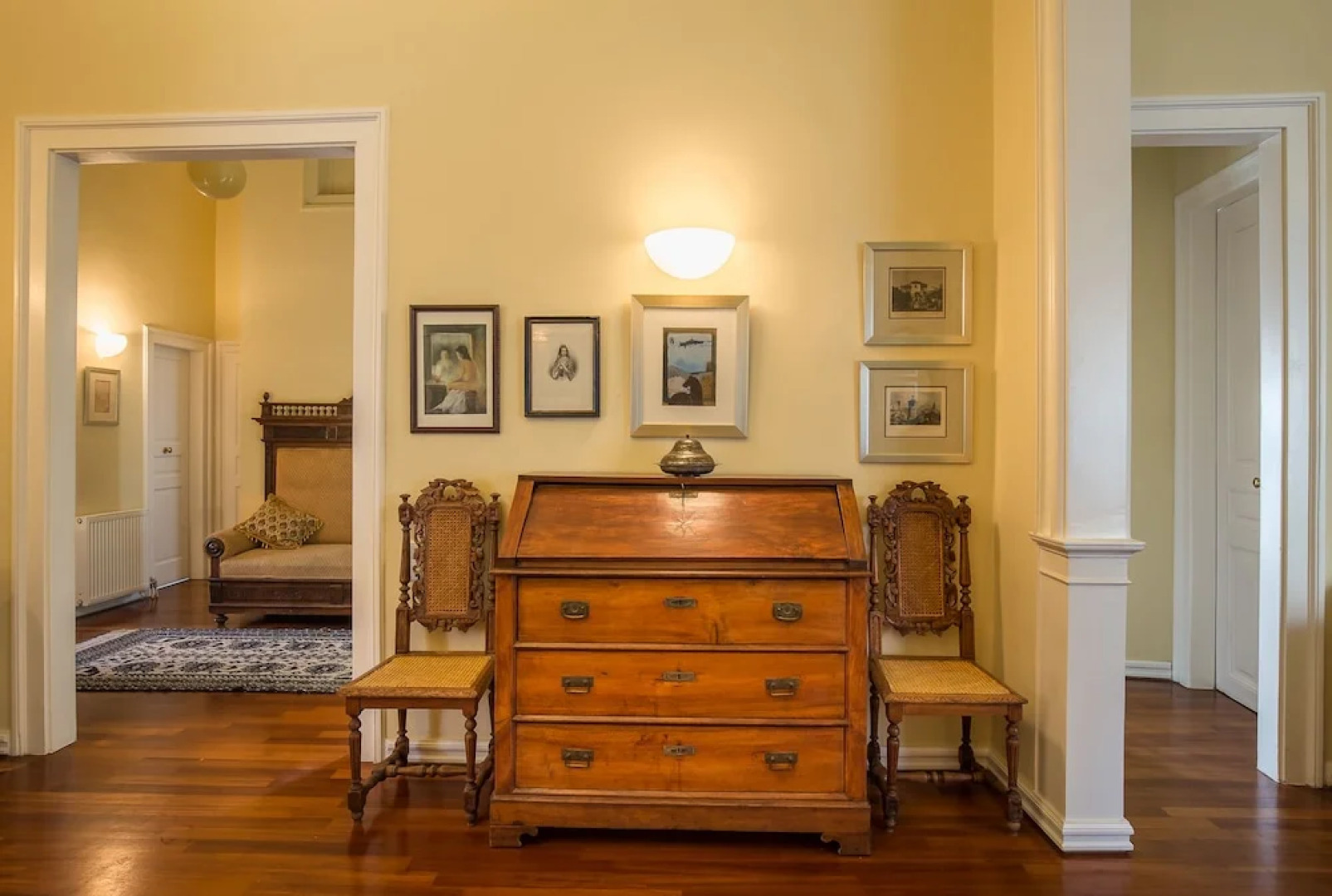 Neoclassical res w/ Acropolis View