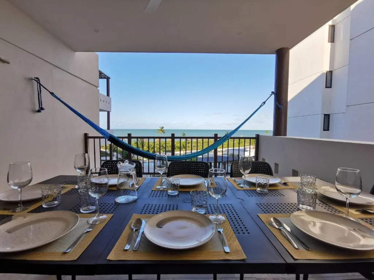 Playa, Selva, Cenotes, Ruinas, Marina todo a 5 km