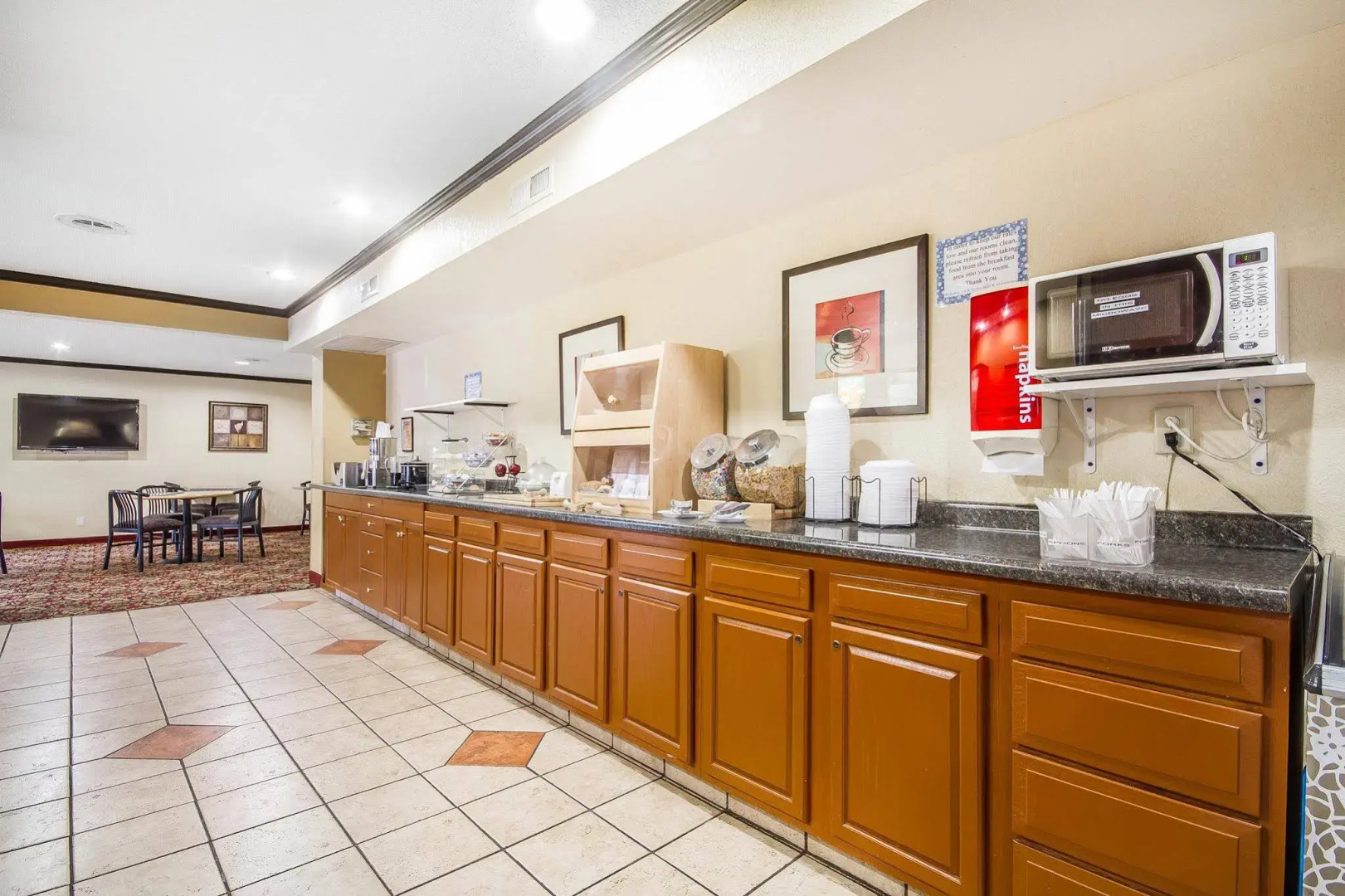 Rodeway Inn & Suites Madison East