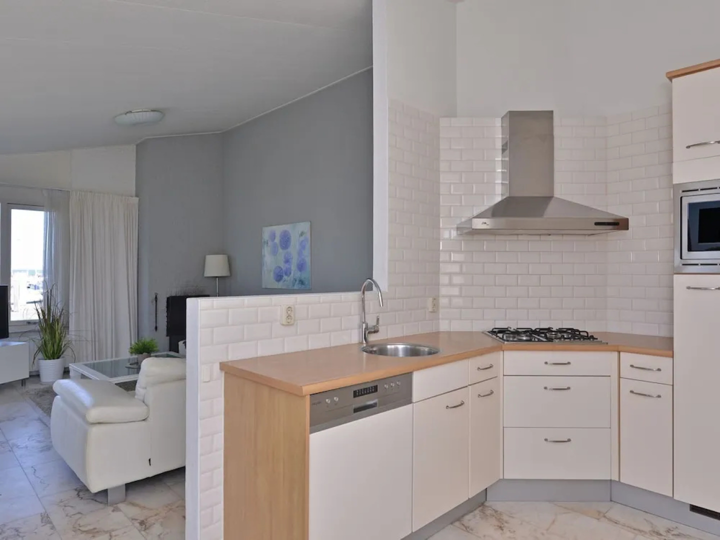 Detached bungalow for 5 people with a beautiful view of the marina