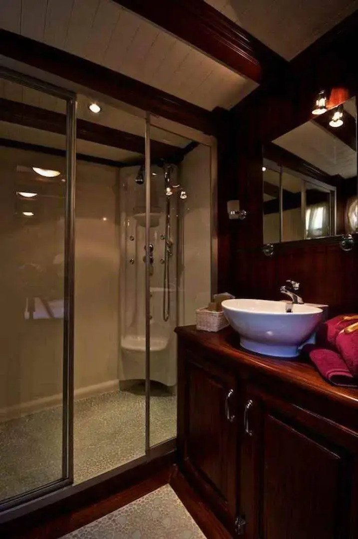 Plaghia Charter Boat&Breakfast