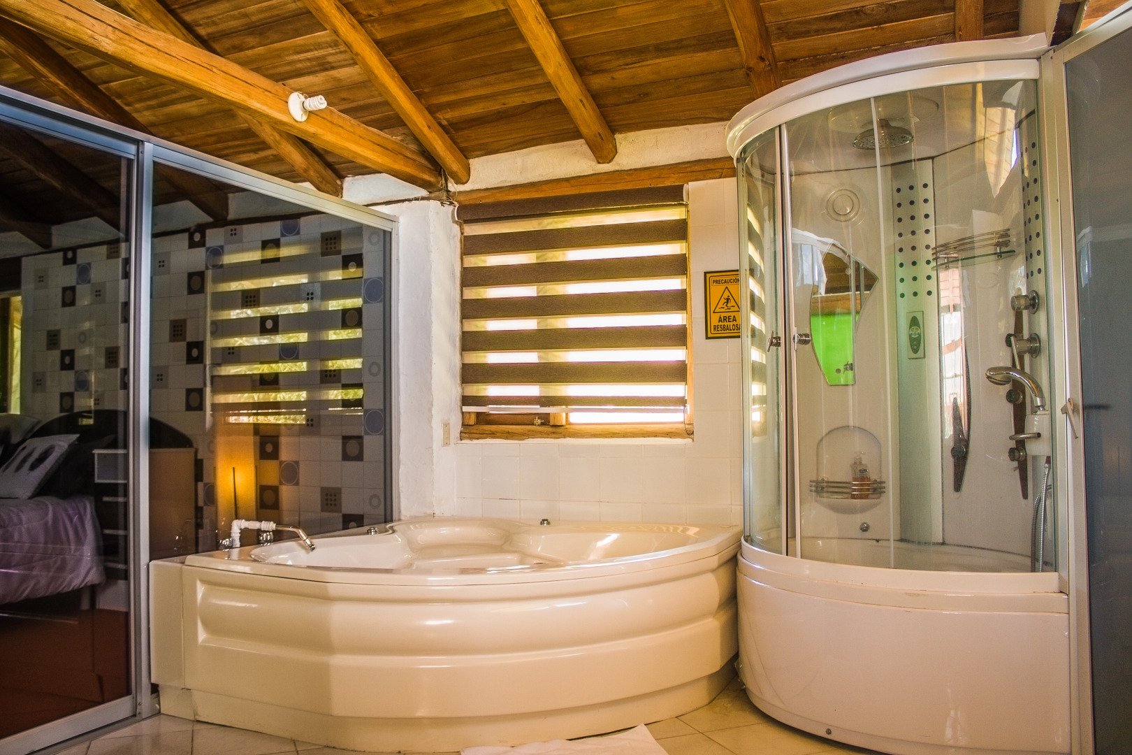 Hosteria Airport Garden