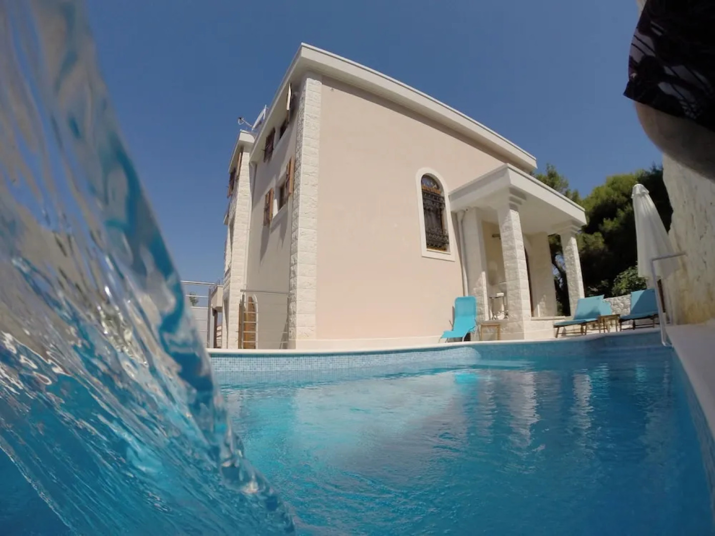 Majestic Villa in Okrug Donji With Swimming Pool
