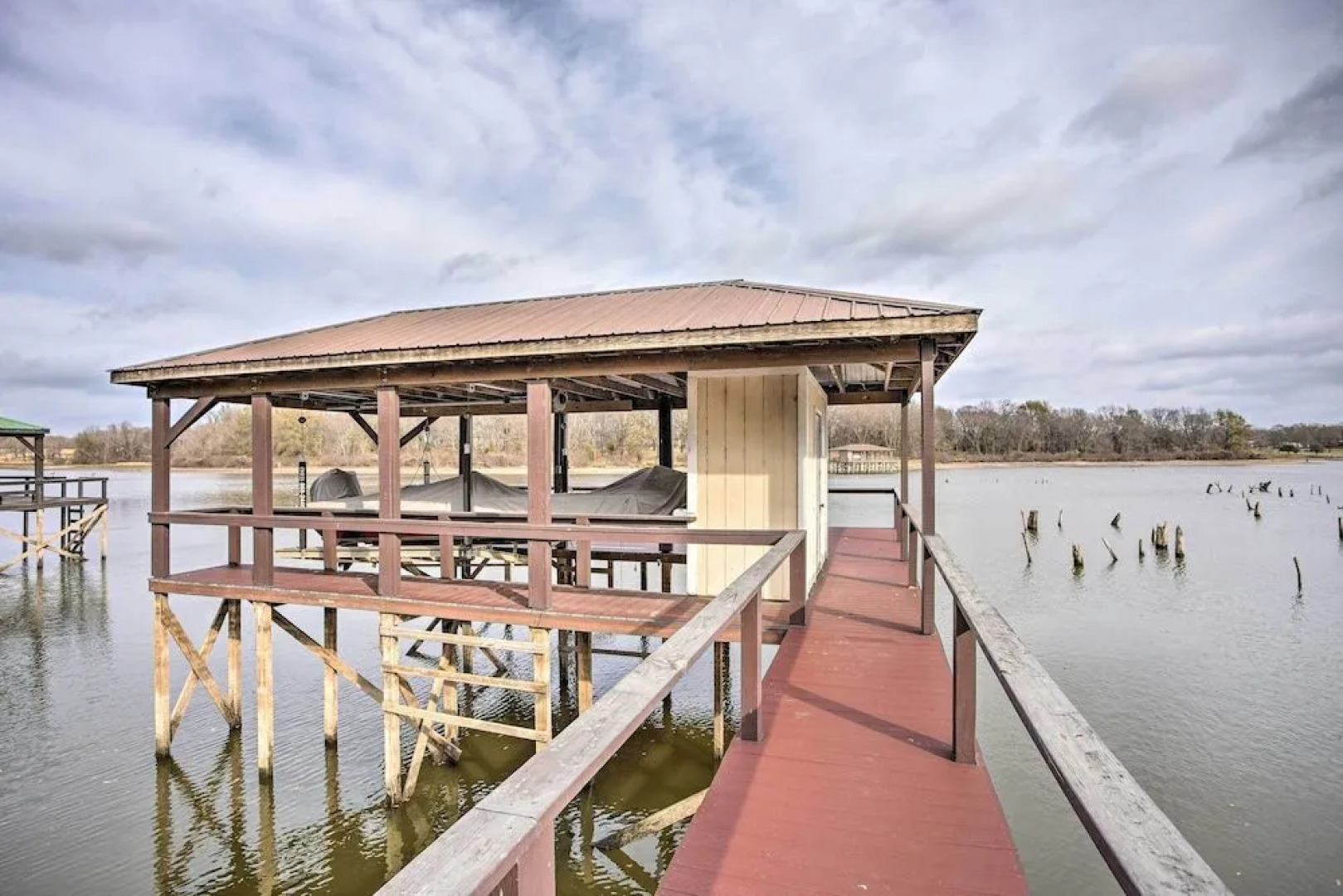 Family Alba Home w/ Boat Dock on Lake Fork!