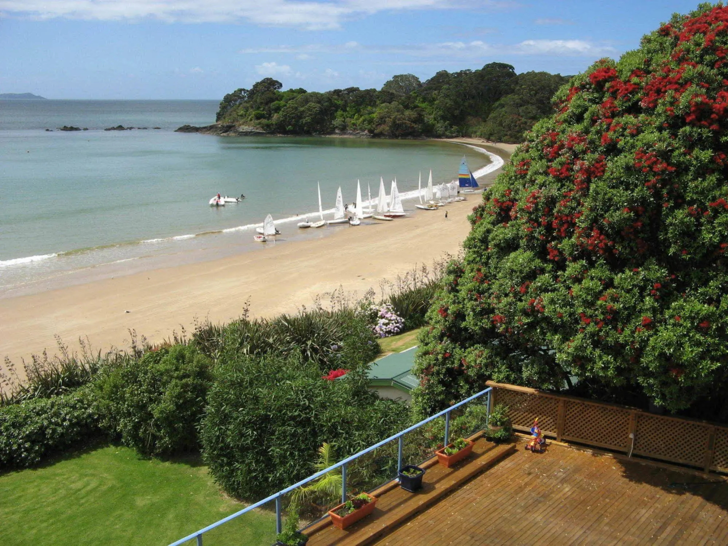 By the Bay Beachfront Apartments