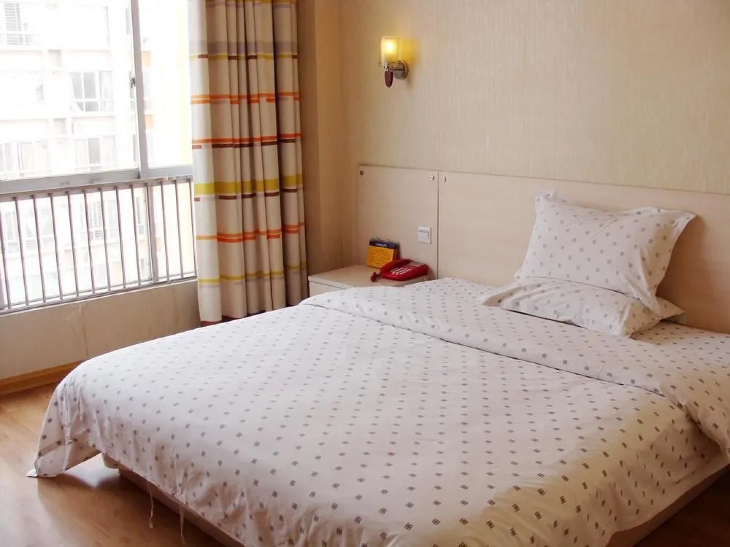 Ou La La Express Hotel Guigang