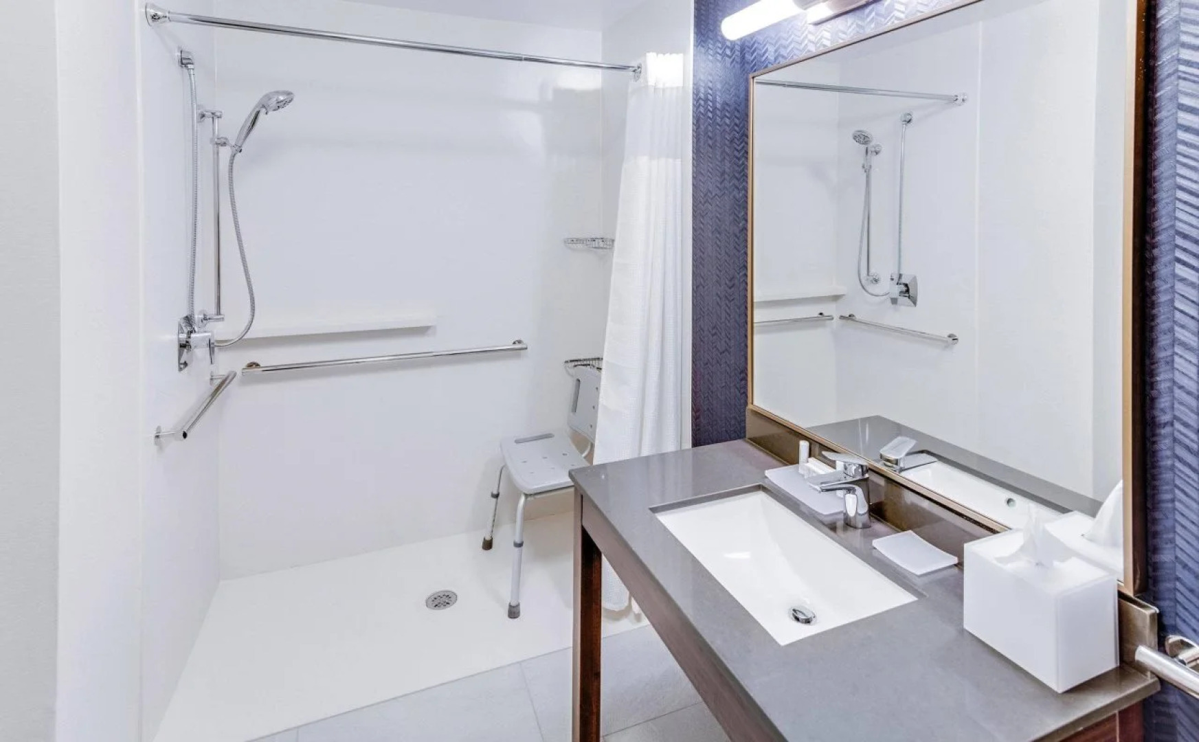 Fairfield Inn and Suites by Marriott Youngstown Austintown