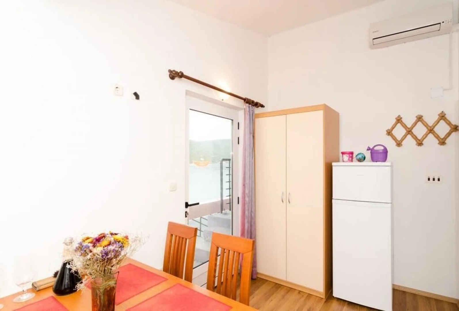 Apartments Ereš Žuronja