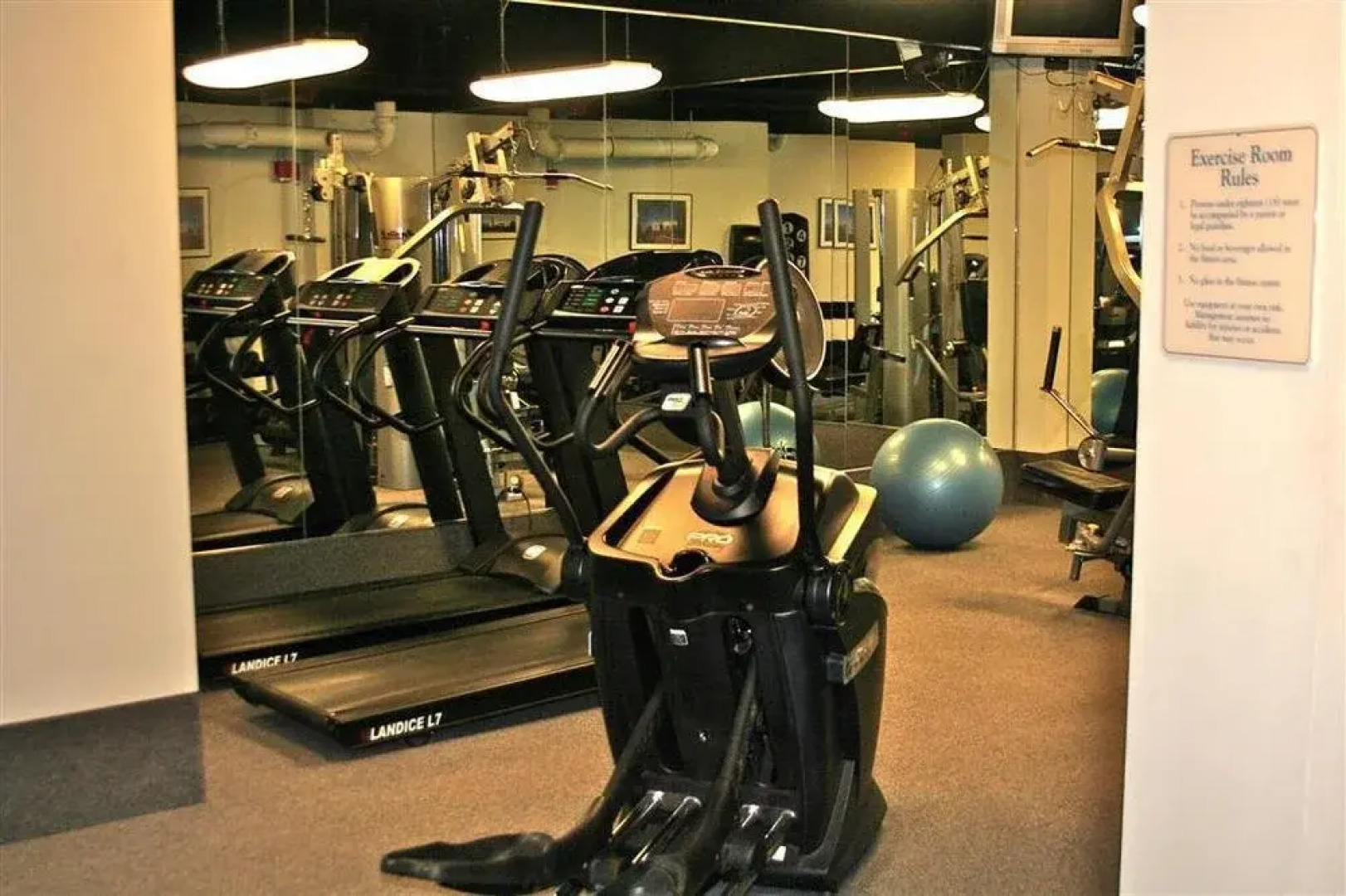 Execustay Trumbull On The Park