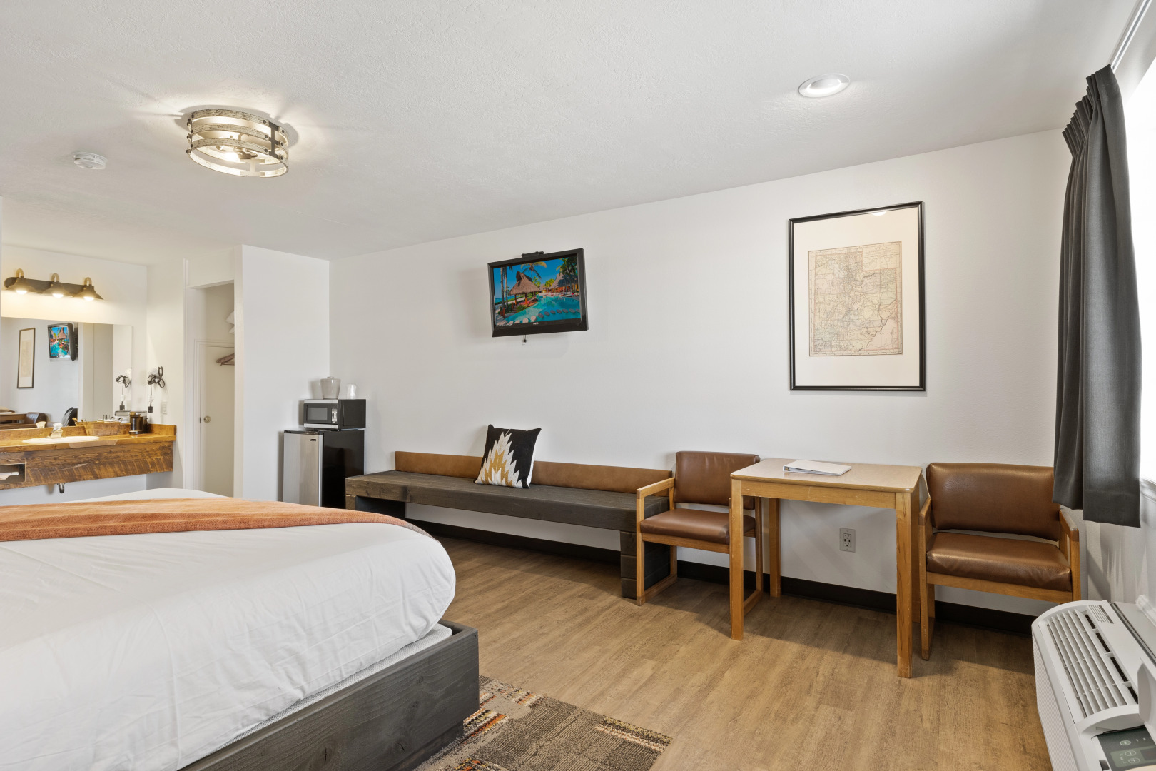 Broken Spur Inn & Steakhouse