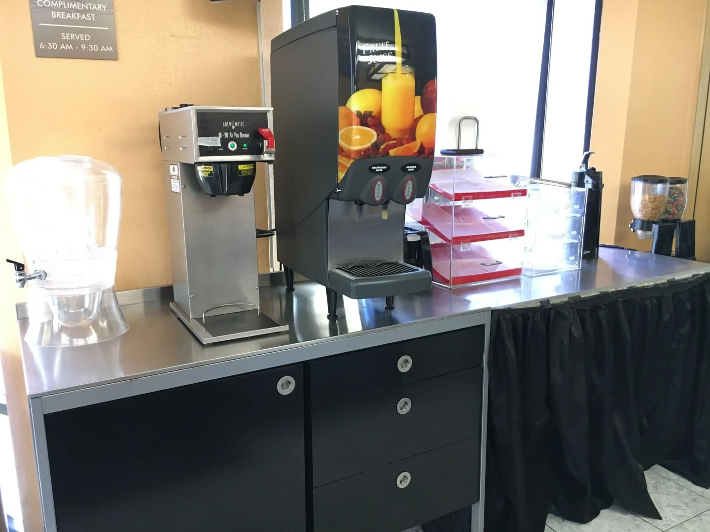 Riverside Inn & Suites