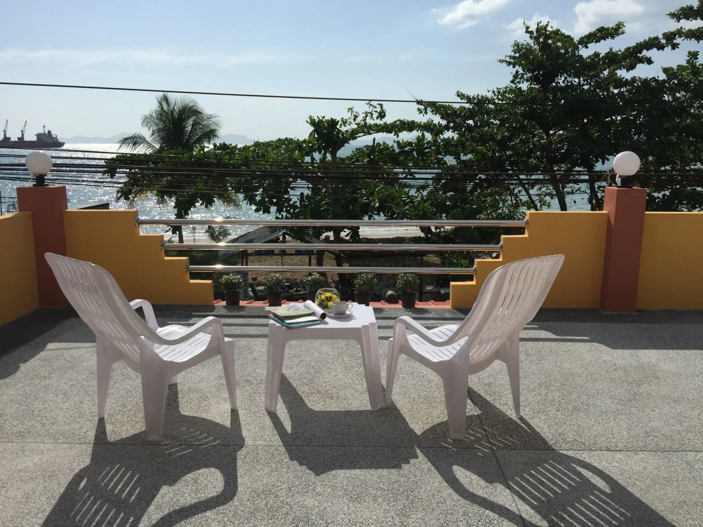 The Royhanna Beach House