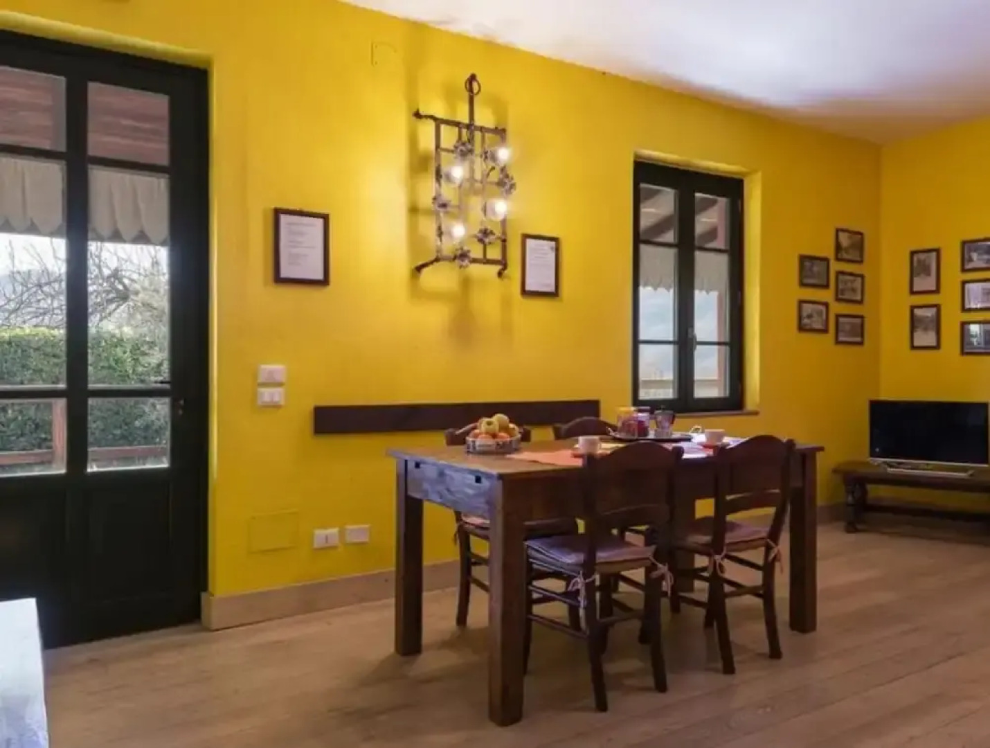 Villa Popiglio Comfortable Holiday Residence