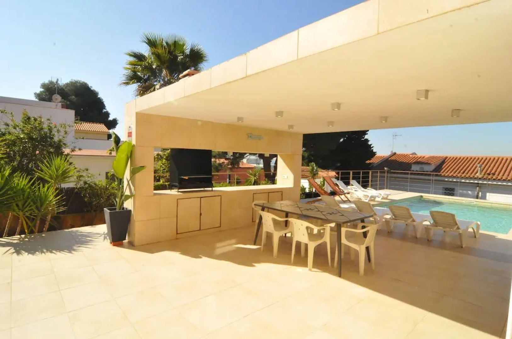 HomeHolidaysRentals Moai - Costa Barcelona