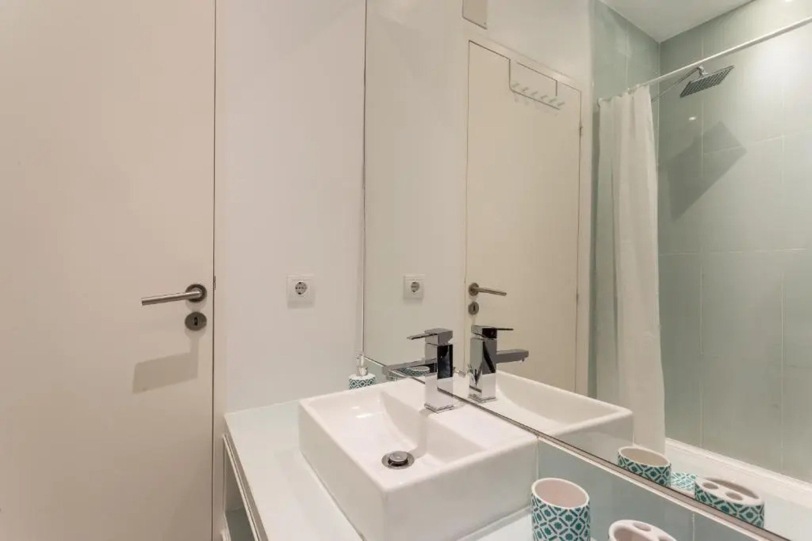 Three bedroom apartment in historical centre -Bairro Alto