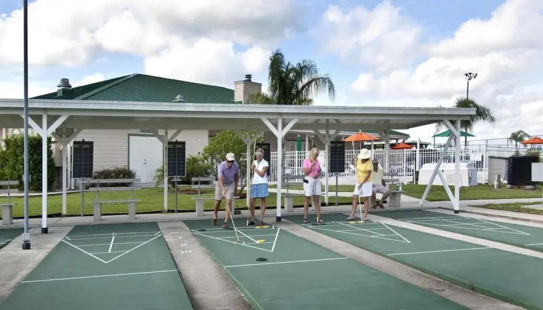 Majestic Oaks RV Resort