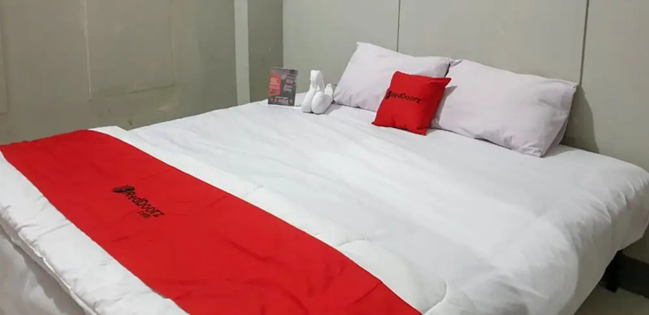 RedDoorz @ Hotel Yaki Mamuju