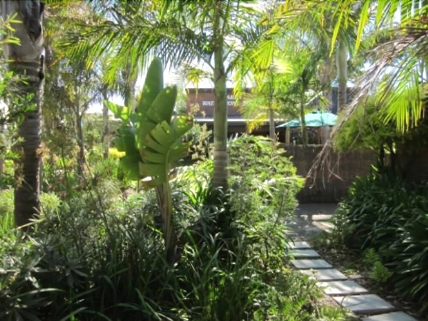 Lakes Waterfront Motel and Cottages
