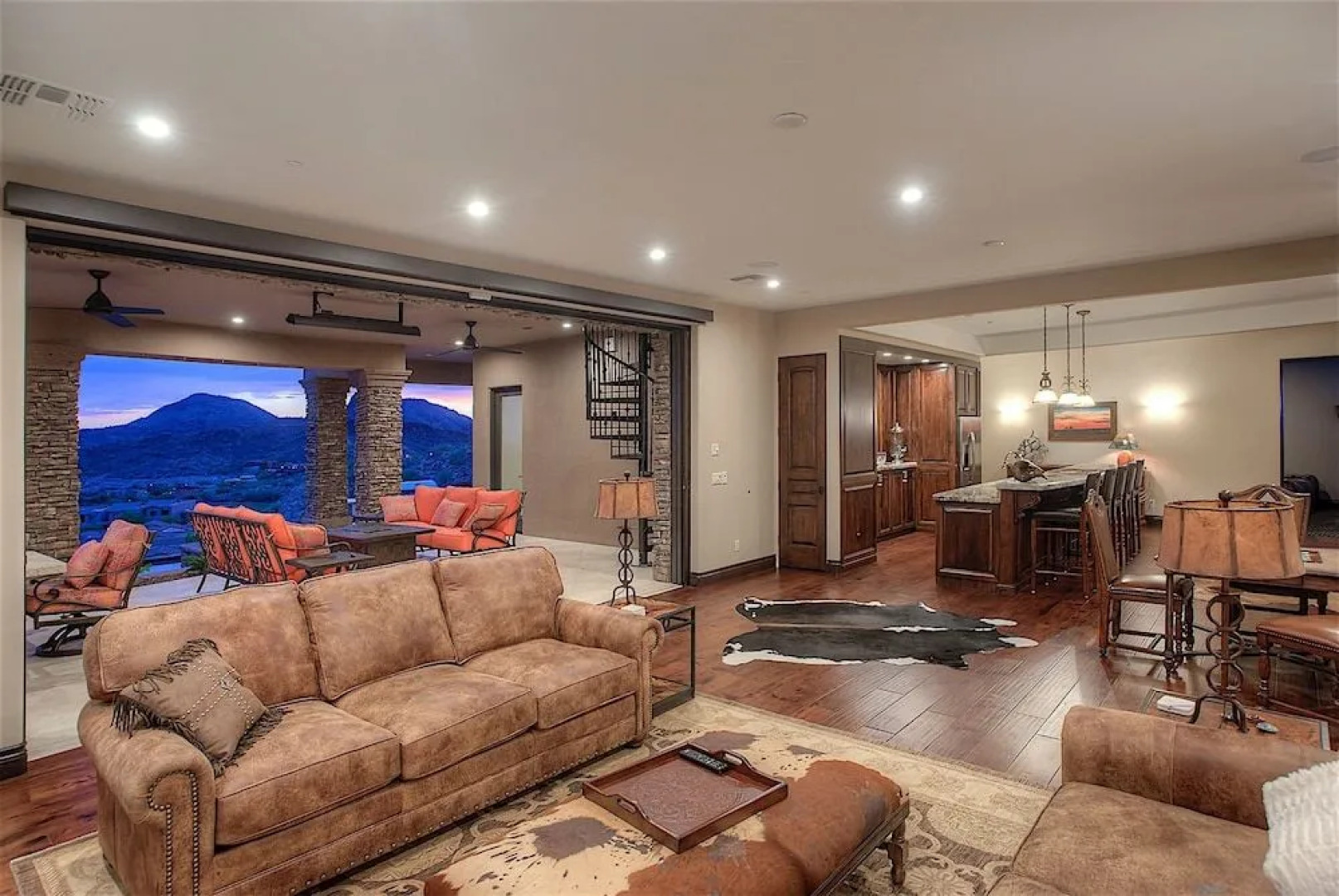 Palisades Estate 5 BR by Casago