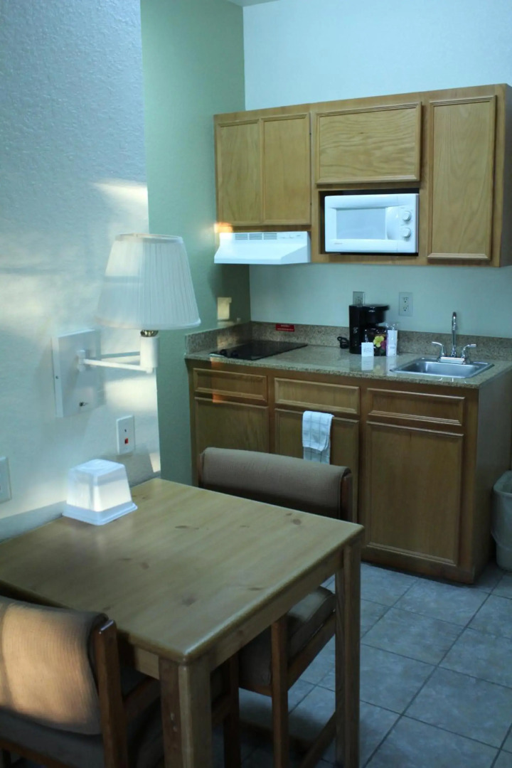 Americas Best Value Inn & Suites Winnie