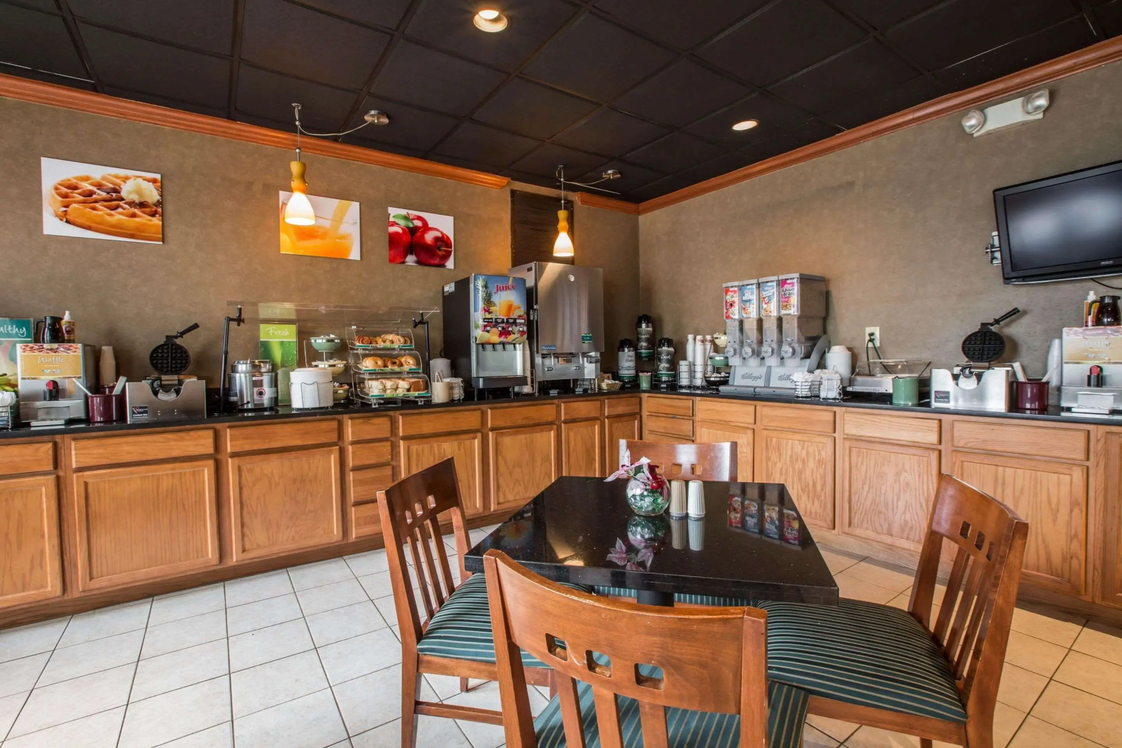 Quality Inn & Suites Hanes Mall