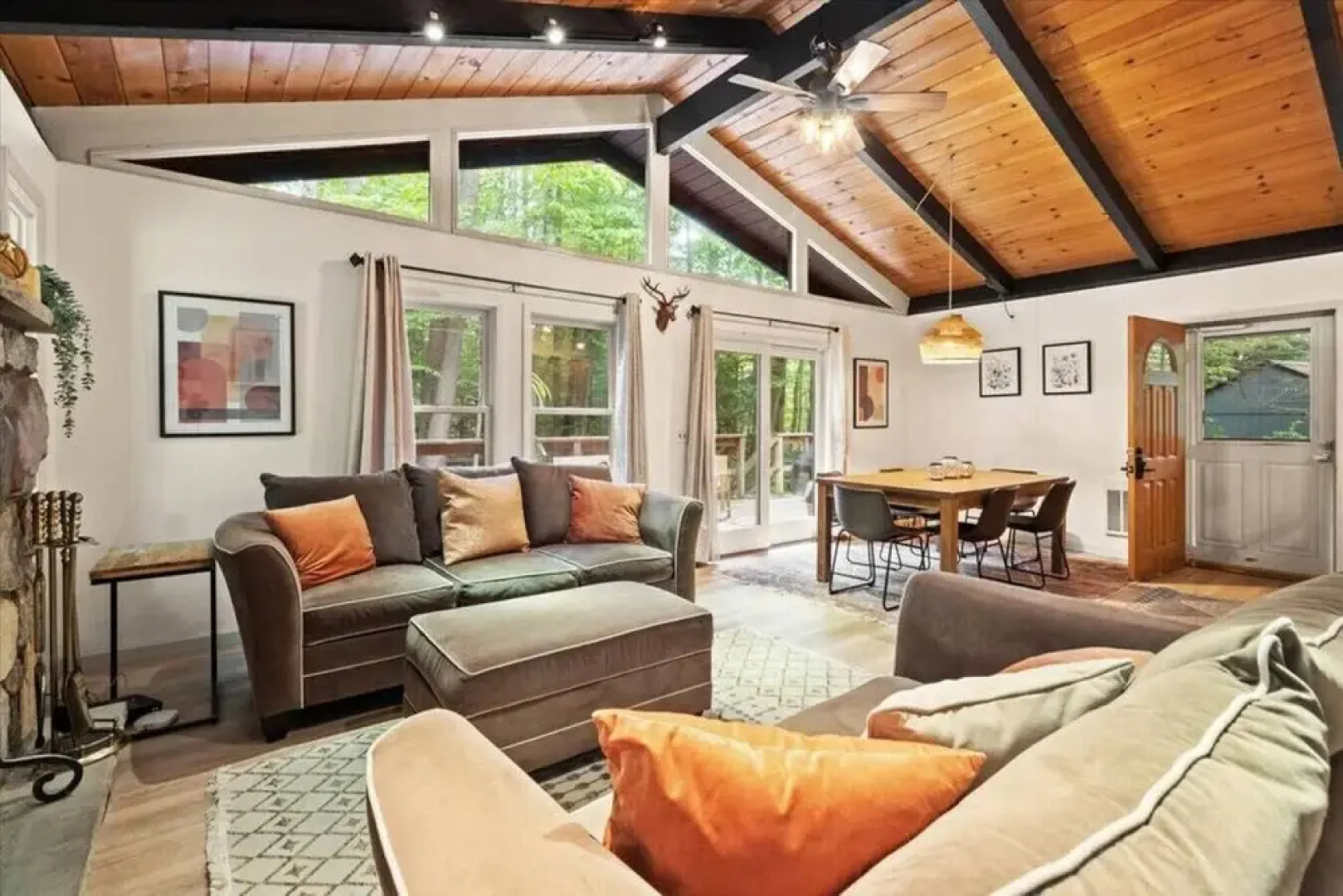 Unique 3Bedroom Poconos Chalet