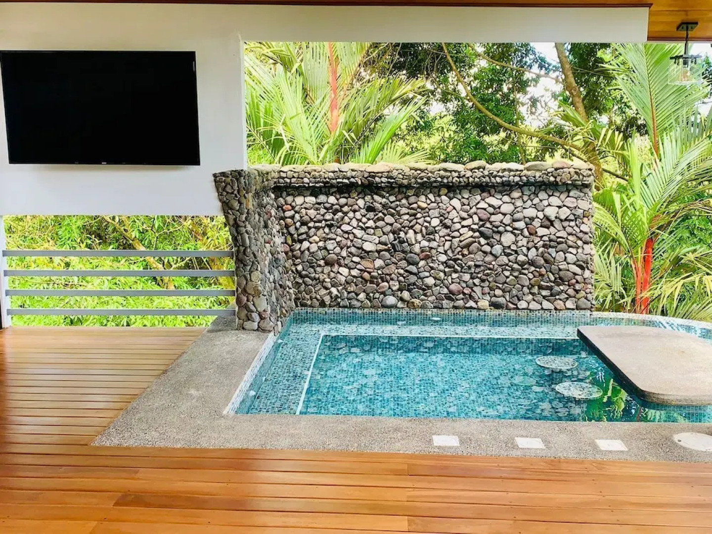 Epic Adventure Lodge