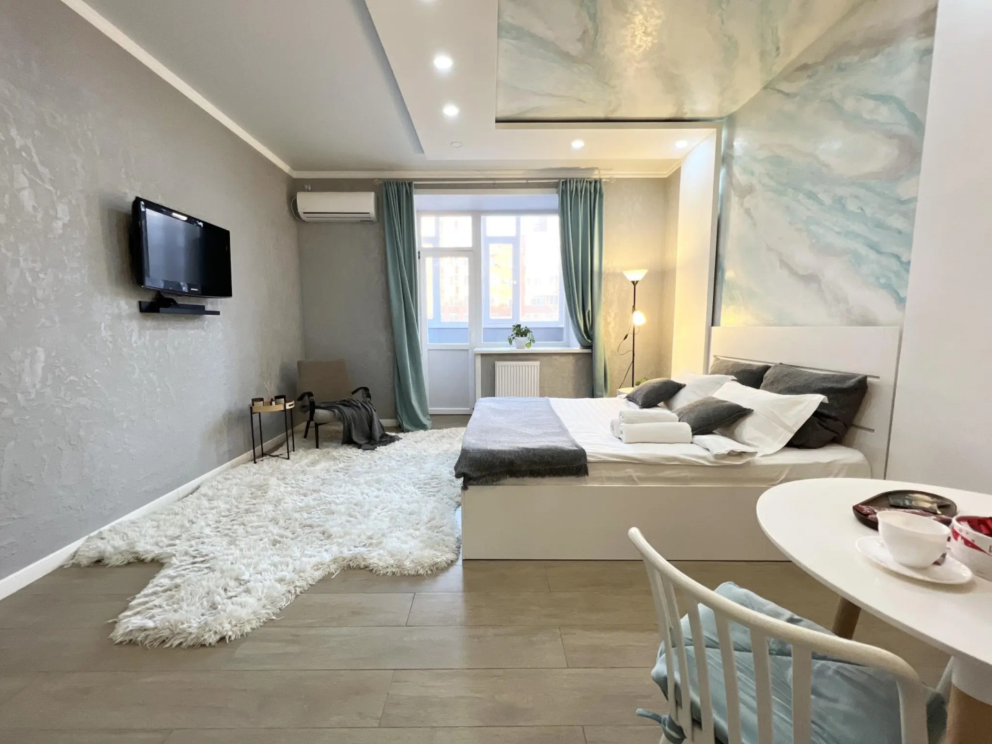 Live (Лайв) на улице Камзина 41/3