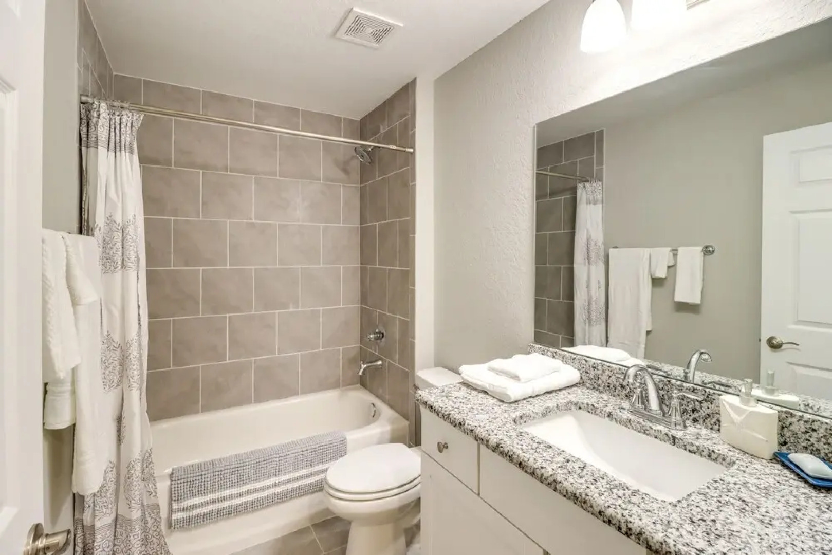 3 Mi to Rainbow Springs: Home w/ Yard in Dunnellon