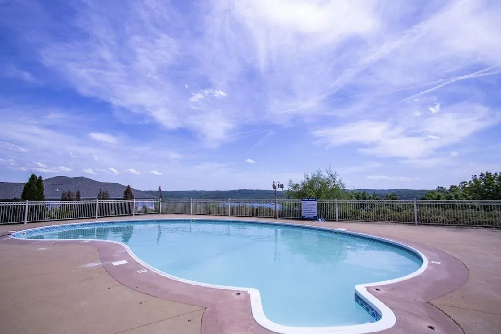 Afternoon Delight 2 Bedroom Condo by Redawning