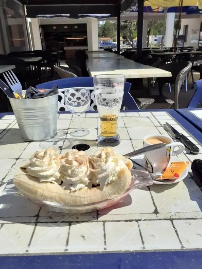 Bungalow with 4 Bedrooms in la Tremblade, with Pool Access And Furnished Terrace - 1 Km From the Beach