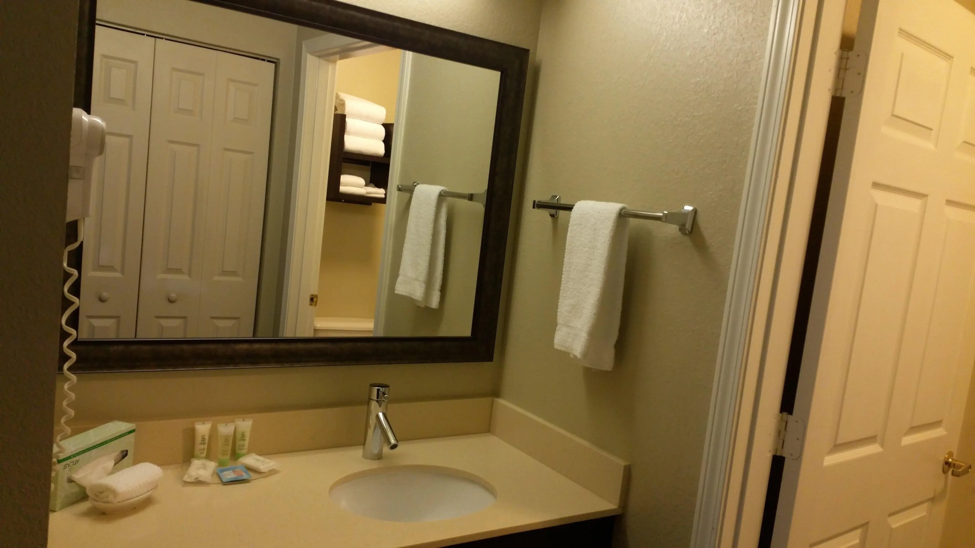 Staybridge Suites Chicago-Oakbrook Terrace by IHG