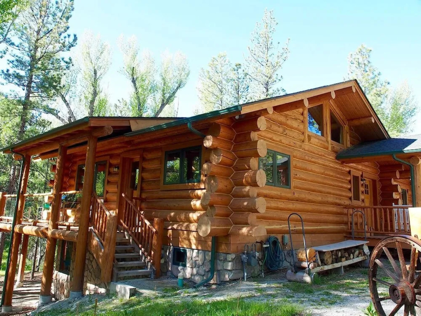 Cliffs & Stream Log - 3 Br Cabin