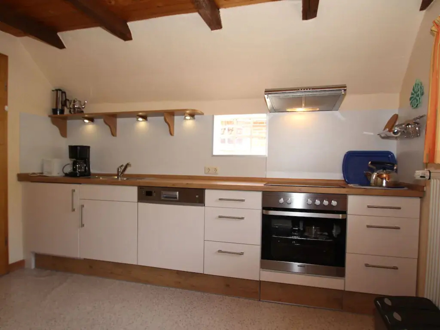 Terraced house in Strackholt with terrace