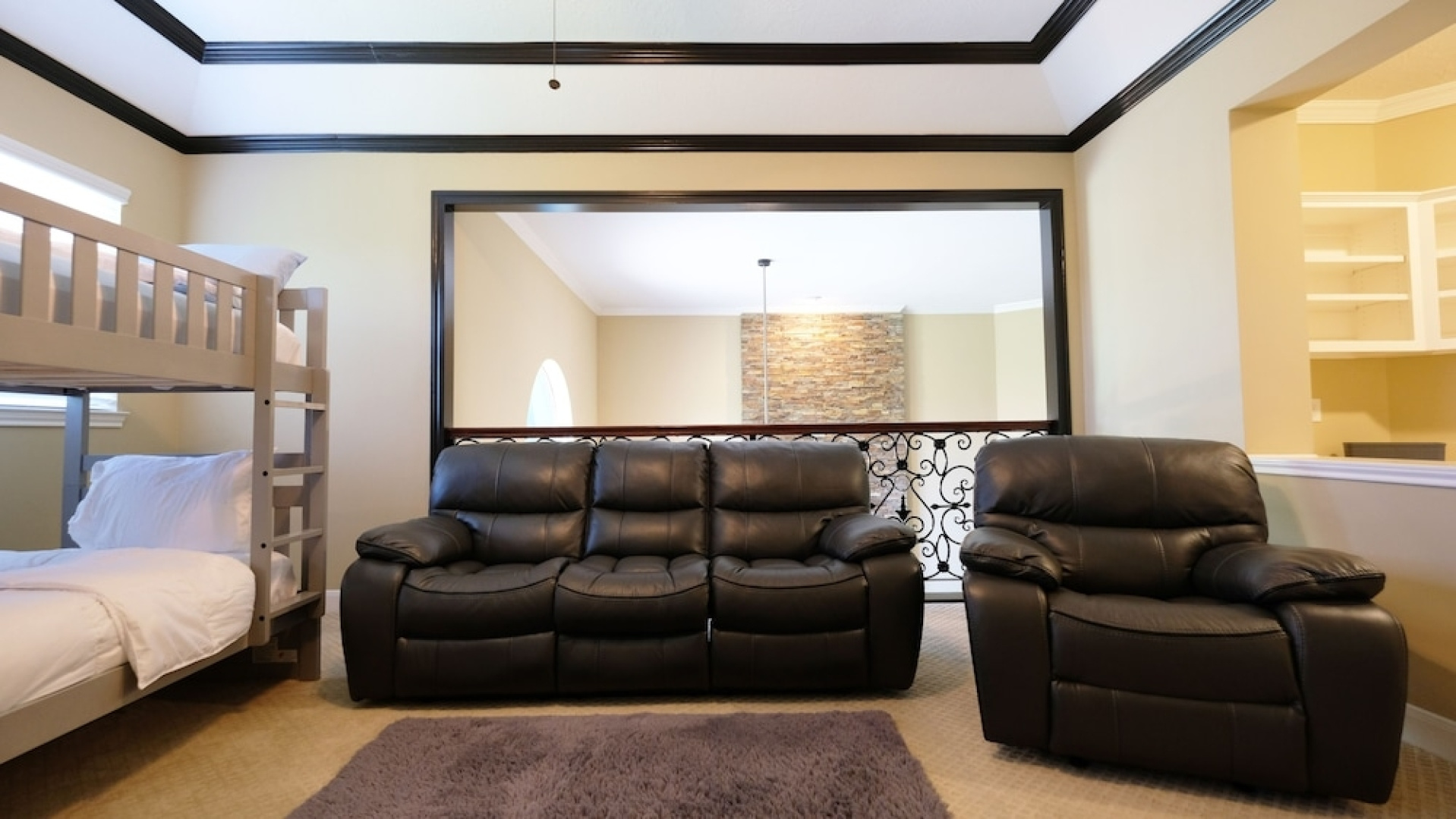 5Bdrm 3.5Bath 12Beds - HOME BIG AS TEXAS
