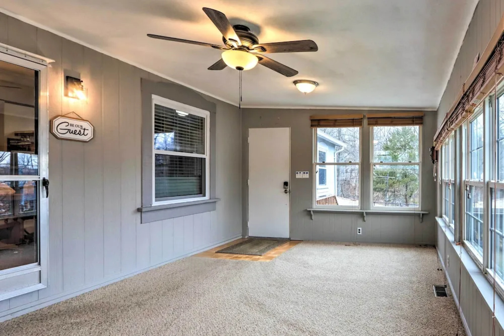 8 Mi to Beach: Lake-view Haven in Linn Creek!