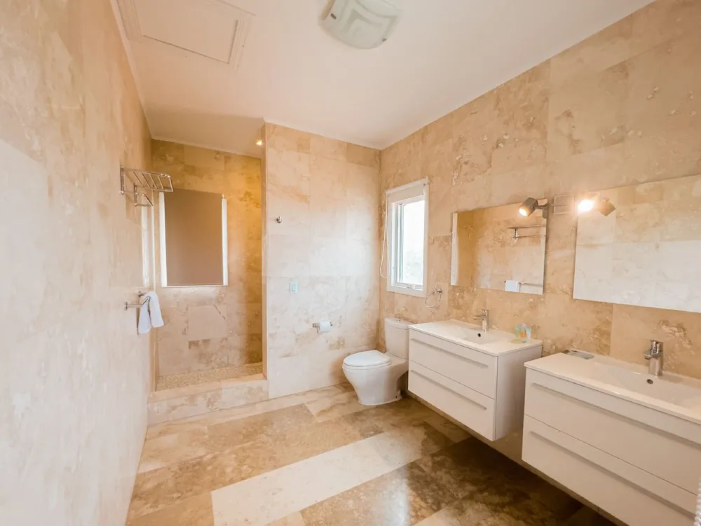 Upscale Ocean View Villa With Pool + Outdoor Kitchen