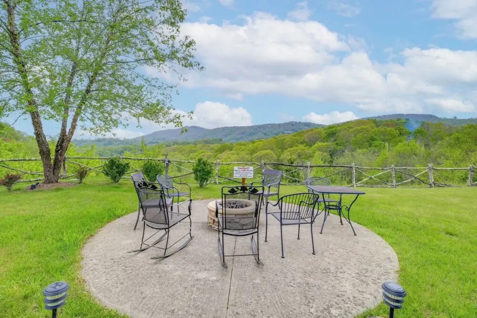 Mountain Condo 2 Mi to Dtwn Banner Elk w/ Views!