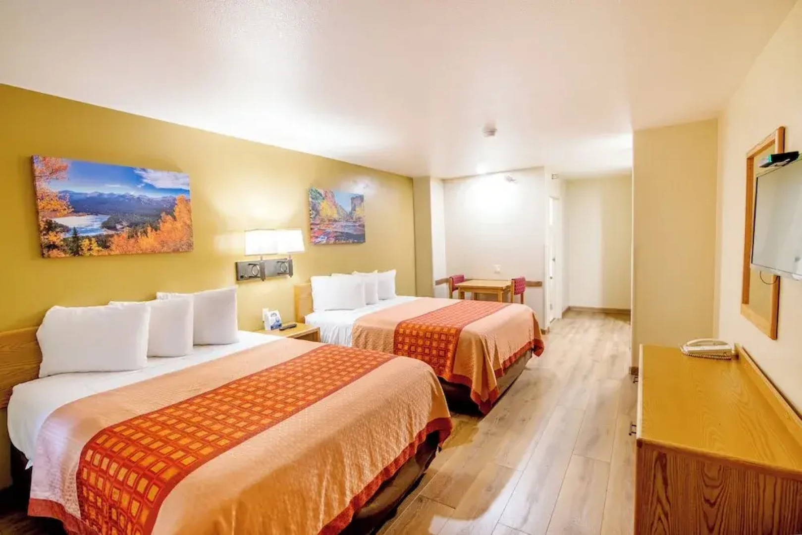 Glenwood Springs Cedar Lodge