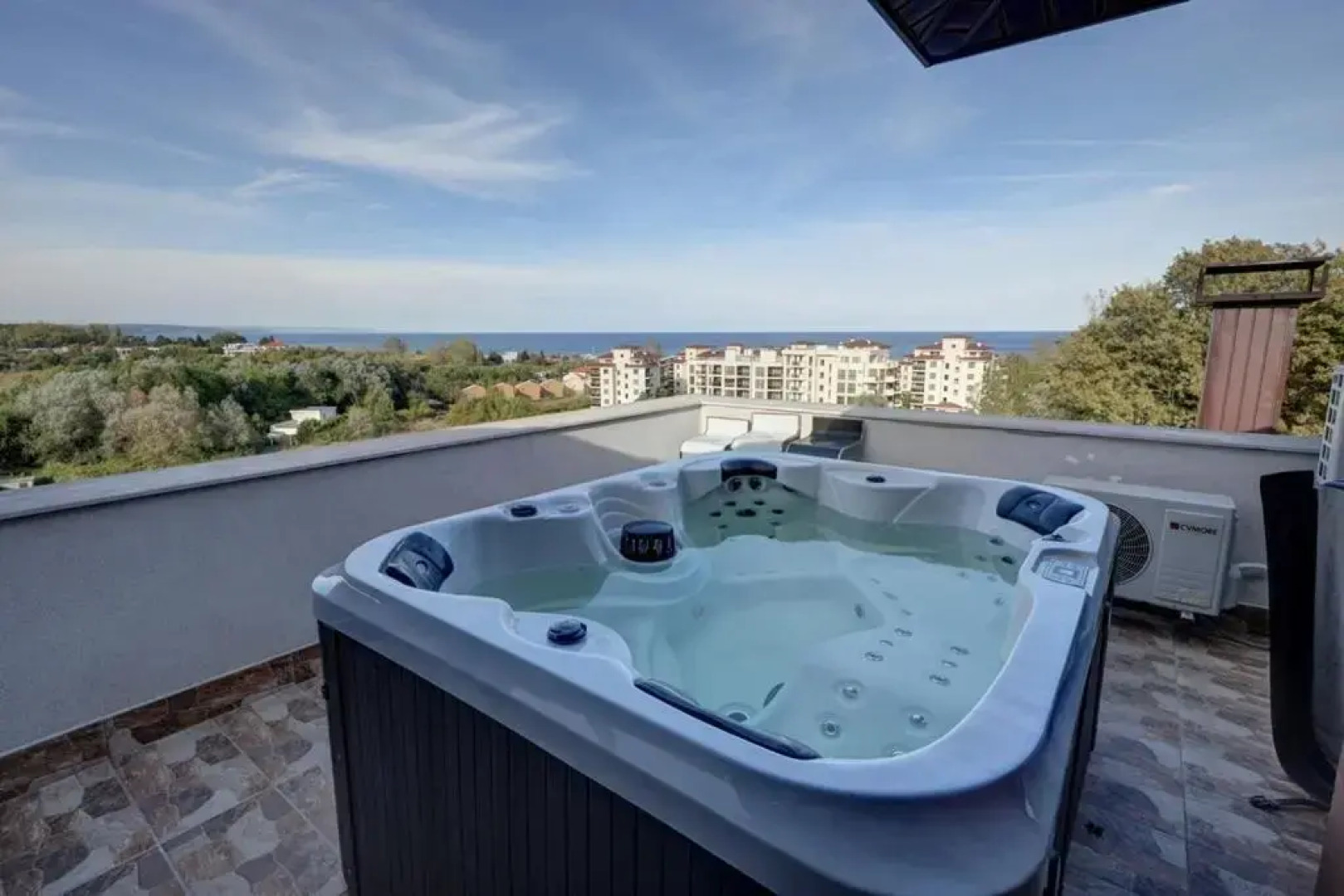 Complex Hunter's Beach