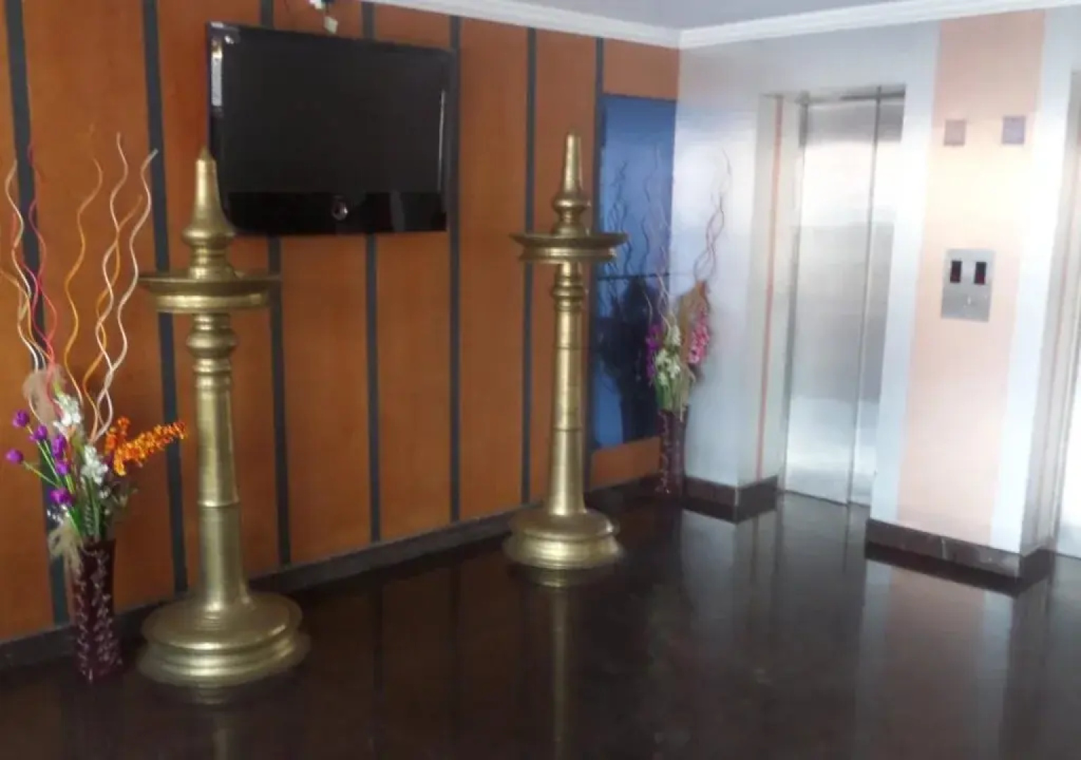 Hotel Revis Heights