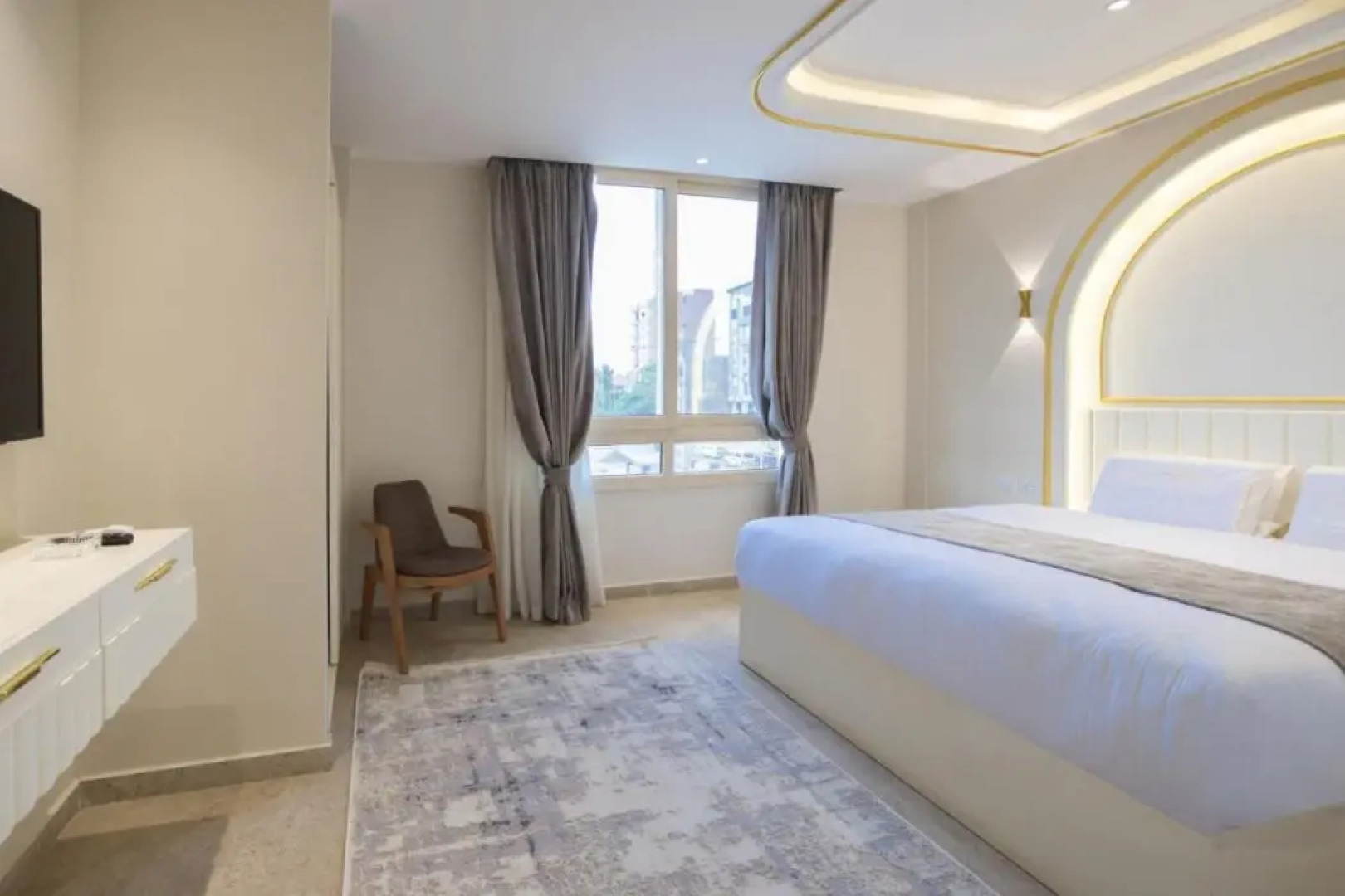 Pyramids Plateau Inn