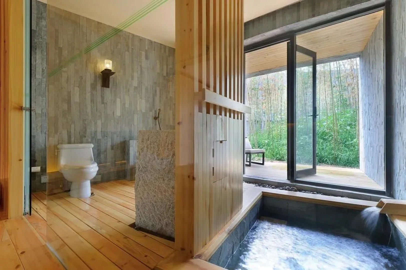 Bazhou MingTang Sun Moon Lake Hot Spring Hotel