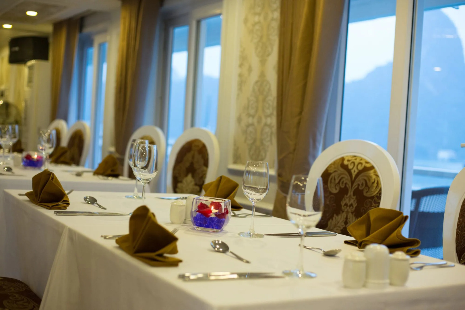 Signature Royal Halong Cruise