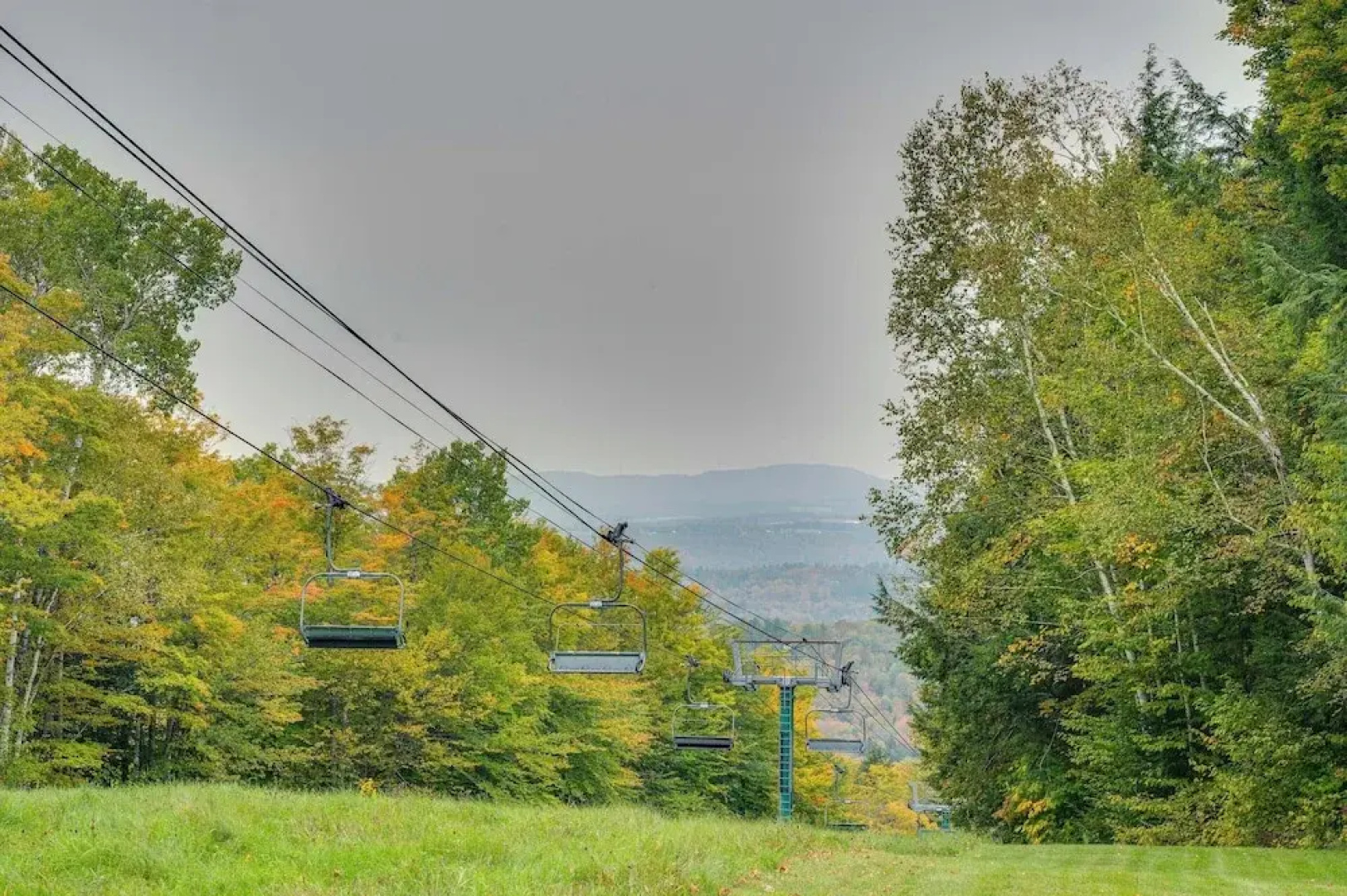 Ski-in Condo w/ Hot Tub on Burke Mtn Slopes!