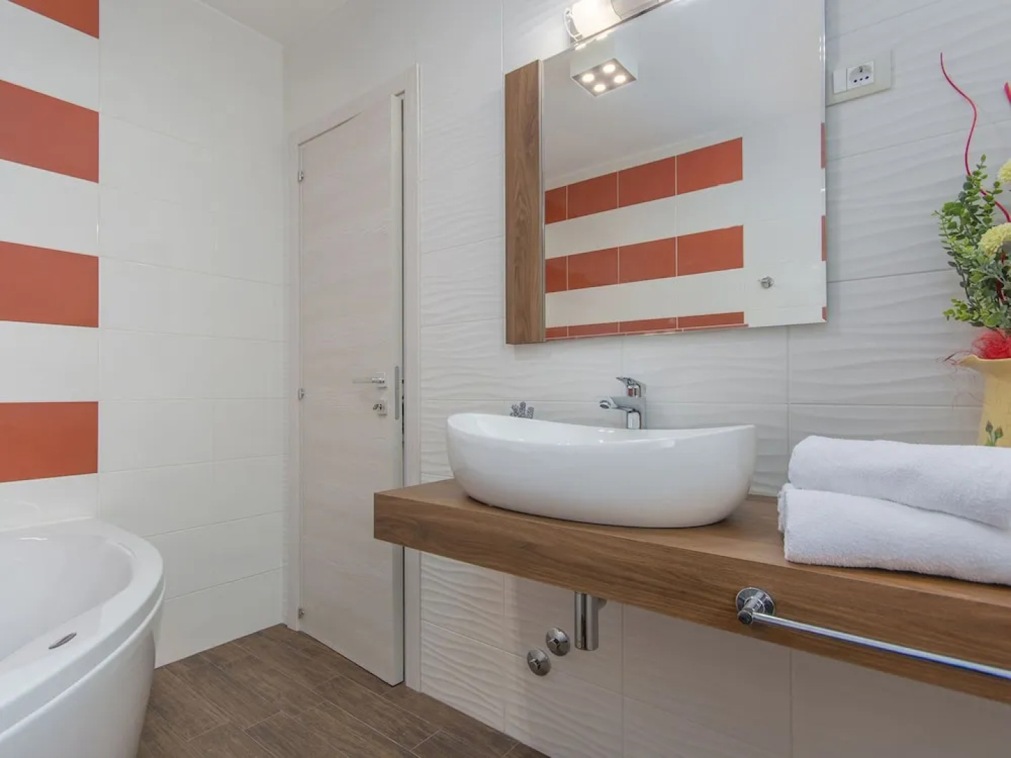 Modern House With Pool and Beautiful Landscaped Environment in a Quiet Location