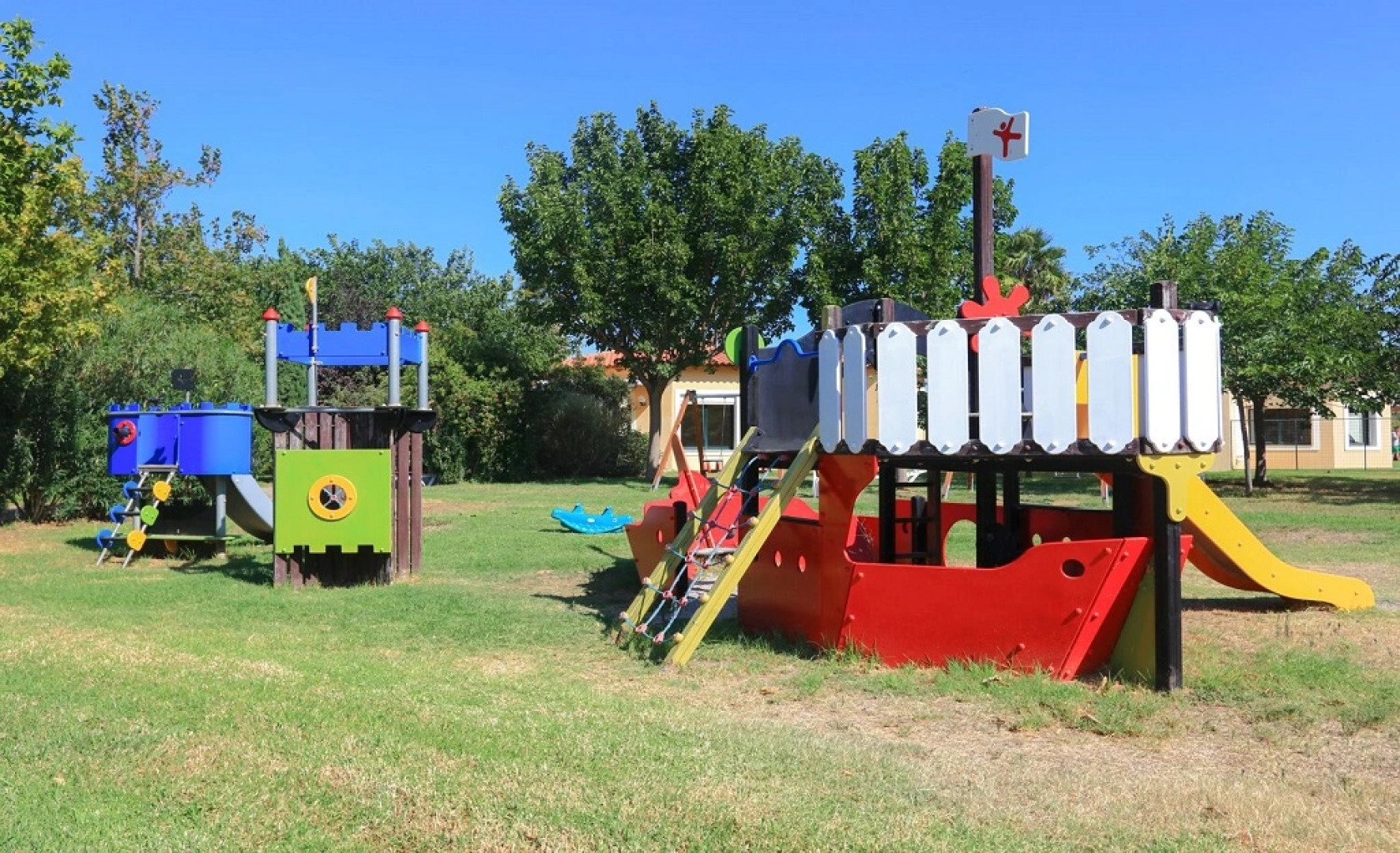 Golden Coast Hotel & Bungalows - All Inclusive