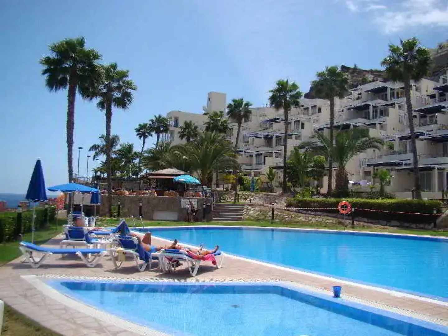 Lake Cliffe Condominiums